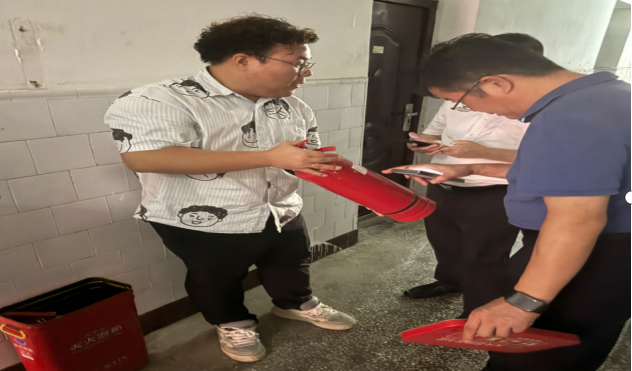 武汉市教育局领导实地指导金沙官网开学迎新准备工作 武汉市教育局领导实地指导金沙官网开学迎新准备工作